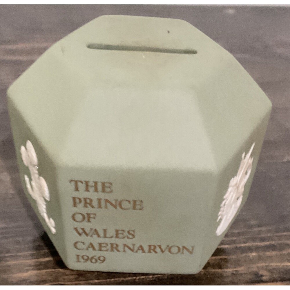 Wedgewood 1969 Prince Of Wales Caernaforn Jasperware Coin bank  Money Box Wales